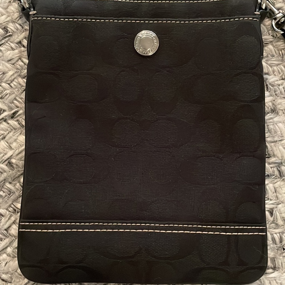 🖤 Amazing 🤩 like new vintage black coach Crossbody bag. - Picture 3 of 14